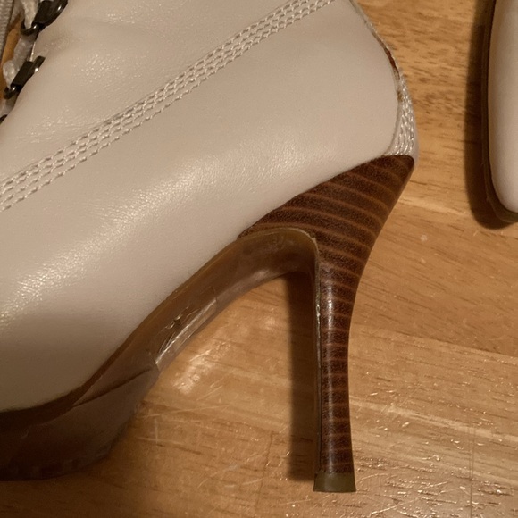 Colin Stuart Leather Off White Lace Up Booties - Picture 5 of 6